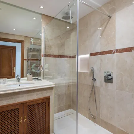 Costalita Apartman *